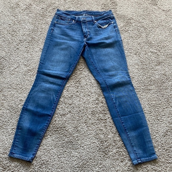 𝅺BLUE Jeans - Picture 1 of 2